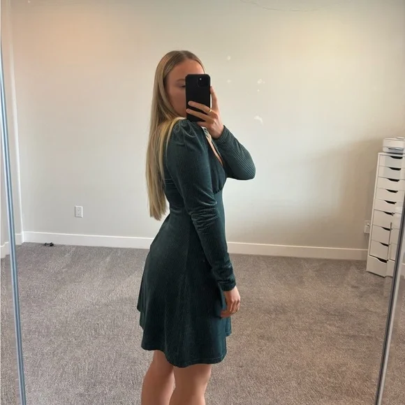 MINKPINK  Long Sleeve V-neck Mini Dress - Picture 5 of 6